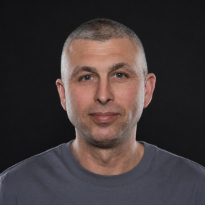 Іван Валерійович — майстер з оббивки меблів